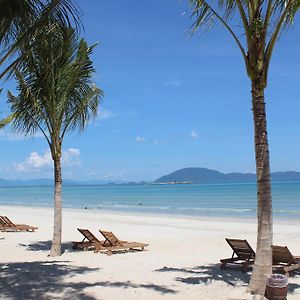 GM Doc Let Beach Resort&Spa